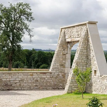 Couette-café La Ferme De Sotrez 4*